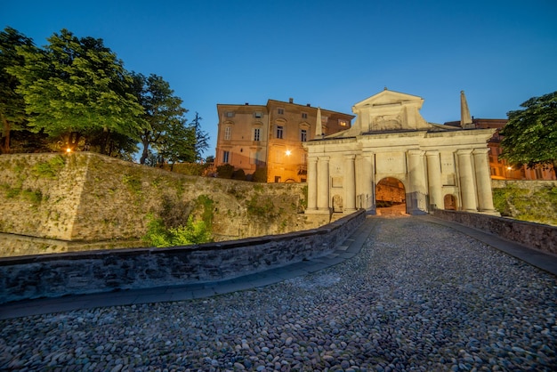 Porta San Giacomo in BergamoxAxAxA