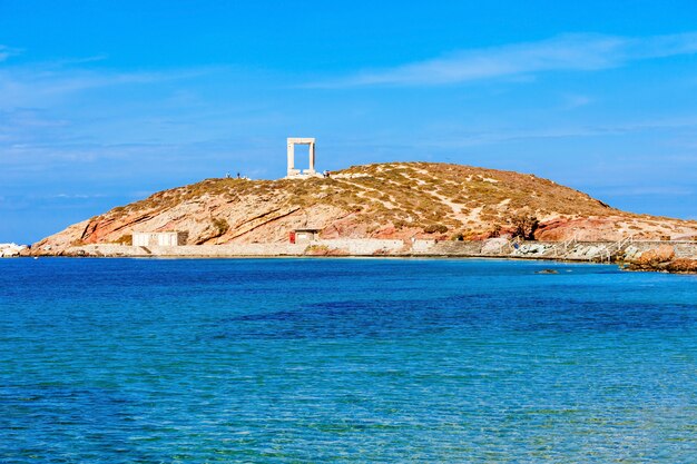 Photo portara palatia in naxos island