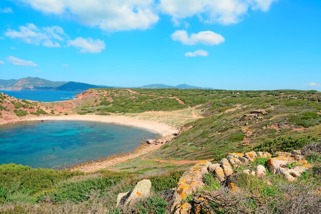 Porticciolo strand op een heldere dag Sardinië