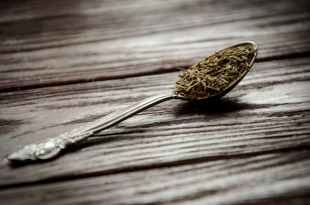 Photo portion of seasoning in a spoon - thyme