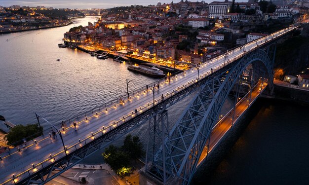 Porto-brug luis op de rivier de Douro