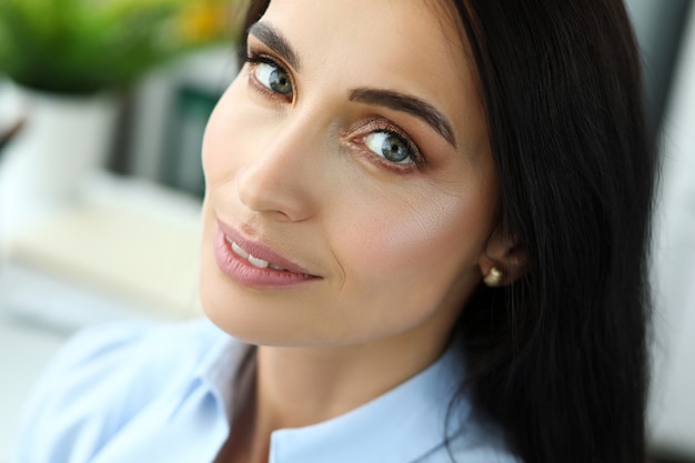 Photo portrait of beautiful cheerful woman