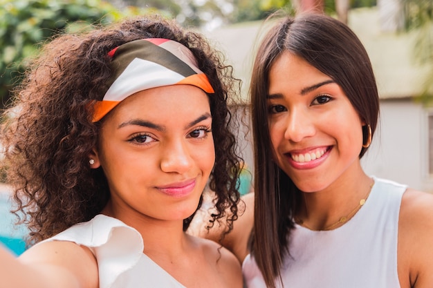 Photo portrait of beautiful latin teenage girls