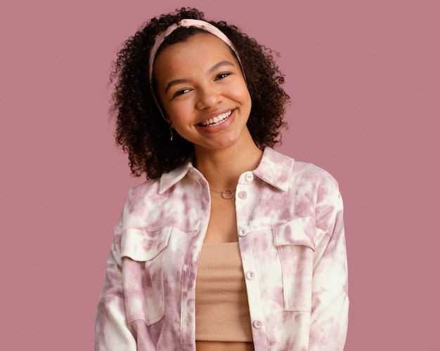 Photo portrait of beautiful smiley woman