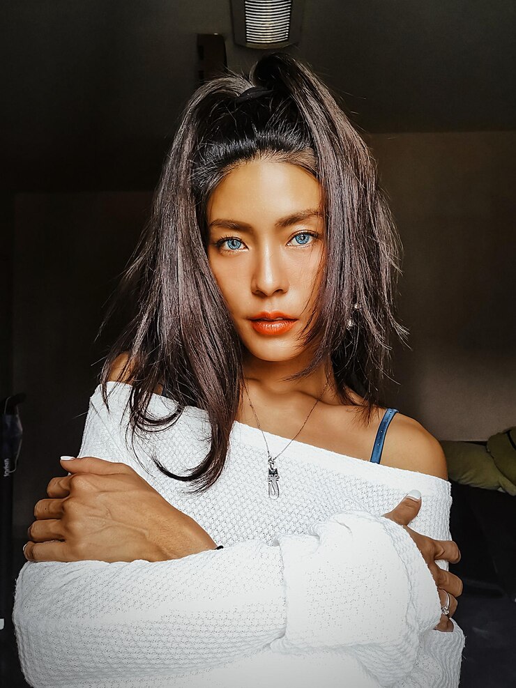Photo portrait of beautiful woman at home