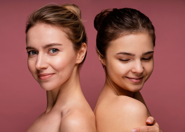 Photo portrait of beautiful women smiling