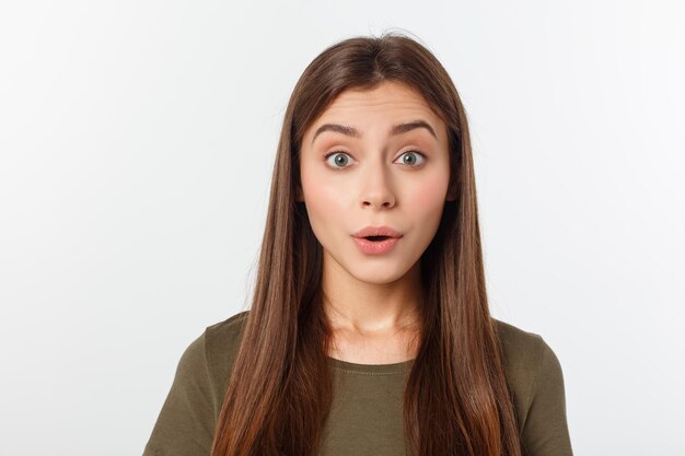 Photo portrait of a beautiful young woman over white background