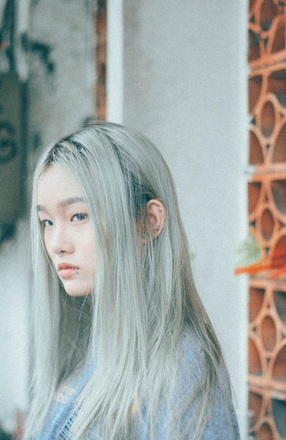 美しい若い女性の肖像画