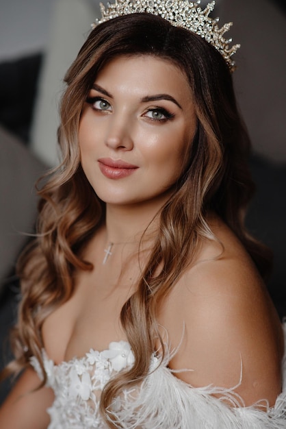 portrait of the bride with the crown on her head