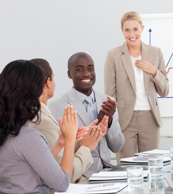 Photo portrait of a business team in a meeting