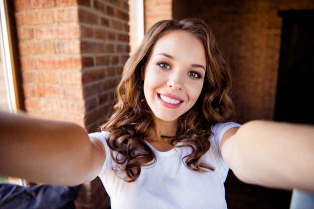 Photo portrait of a charming pretty lady