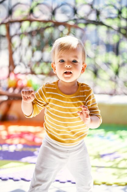 Photo portrait of cute boy