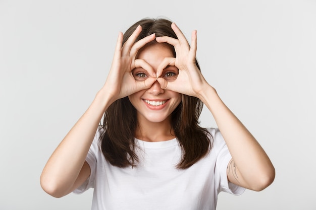 Photo portrait of a cute brunette girl posing