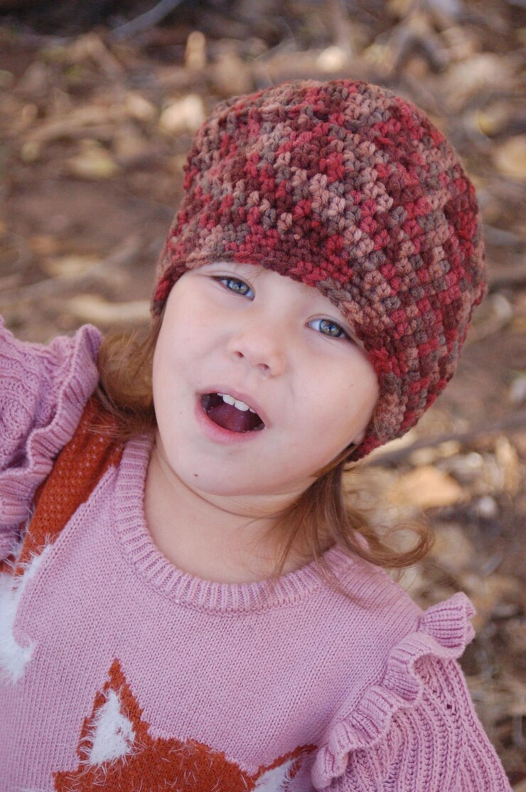 Photo portrait of cute girl outdoors