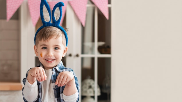 Photo portrait of cute little boy smiling