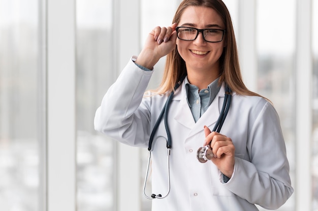 Photo portrait of doctor smiling