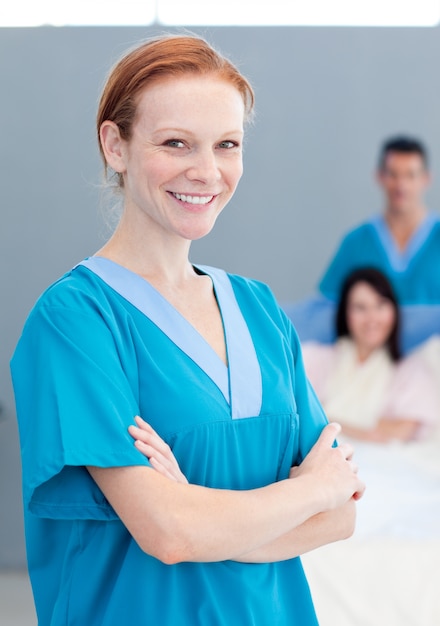 Ritratto di un medico femminile sorridente