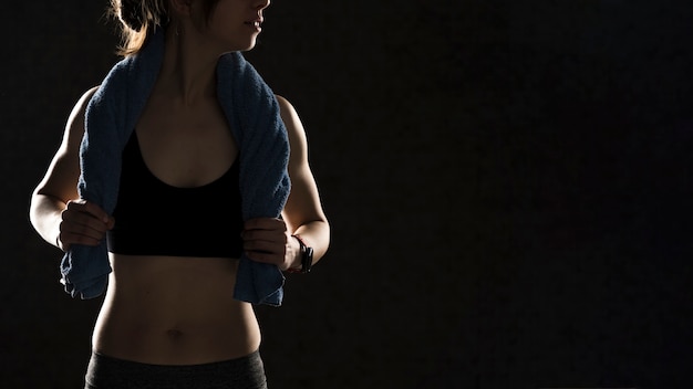 Photo portrait of fit adult woman in sportswear