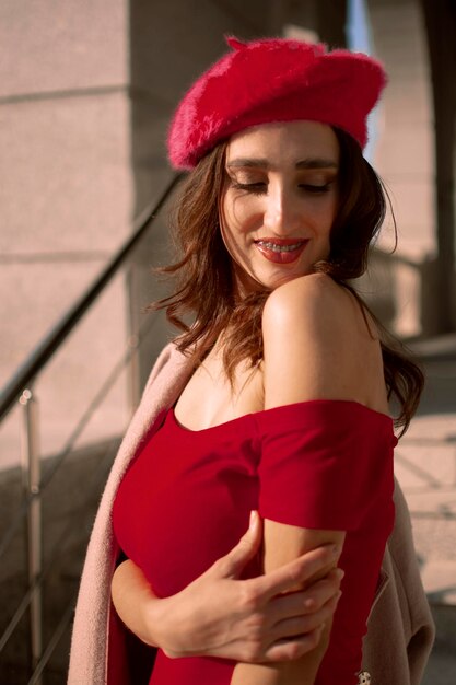 Portrait of a girl in a red beret.