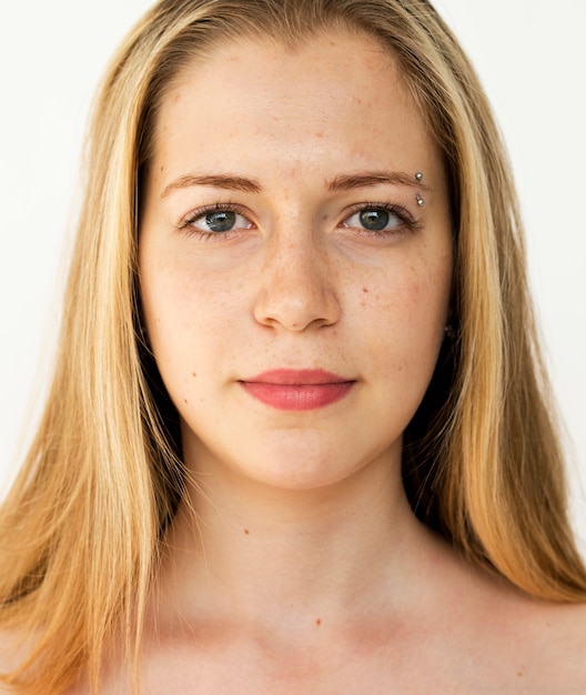 Photo portrait of a girl with blonde hair