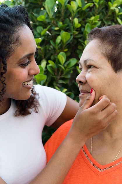 Photo portrait of a grandmother and granddaughter together