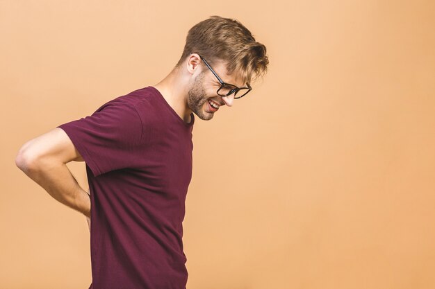 Foto ritratto di un bell'uomo con gli occhiali