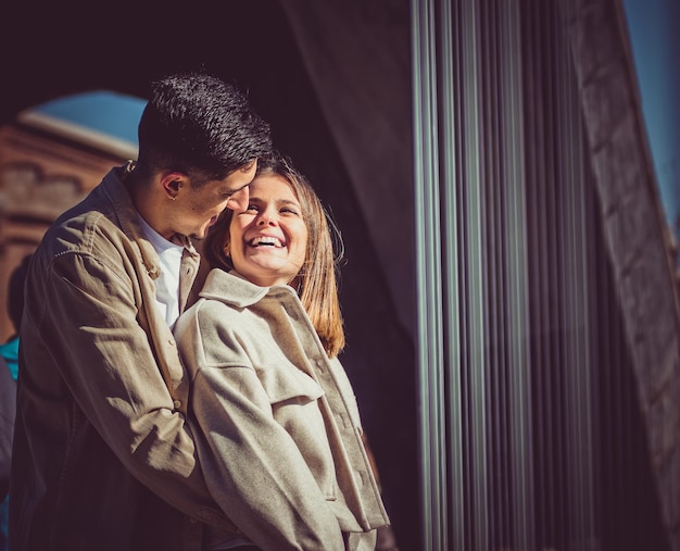 Photo a portrait of happy couple having fun outdoors