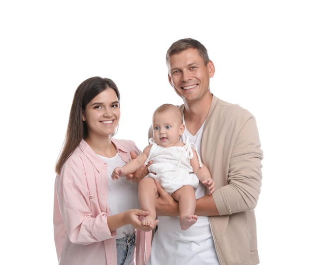 Портрет счастливой семьи с их милым ребенком на белом фоне