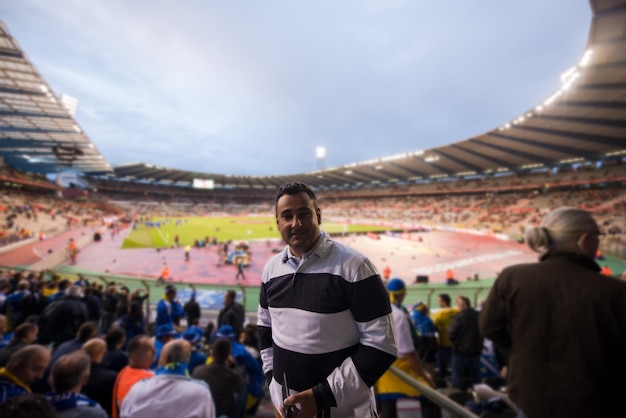 Photo portrait of a male football fan