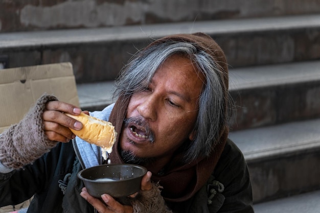 Photo portrait of man drinking coffee