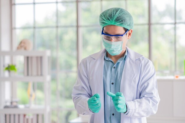 Photo portrait of man wearing mask