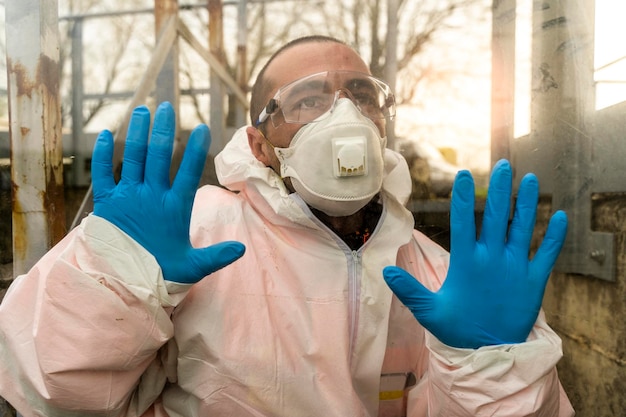 Photo portrait of man wearing mask