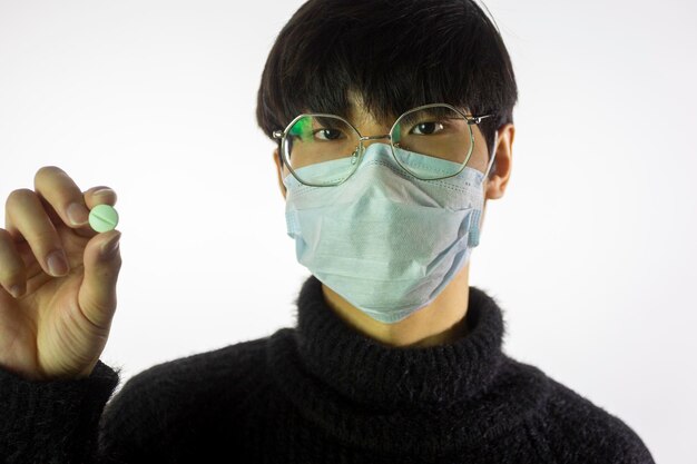 Photo portrait of man wearing mask