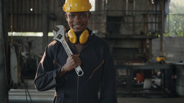 Photo portrait of man working