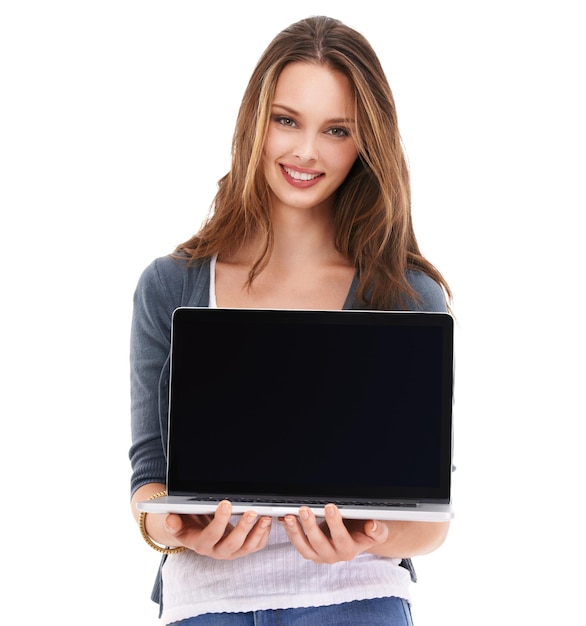 Портретный макет или женщина с подключением к ноутбуку или женщина, изолированная на белом фоне студии Леди-консультант или сотрудник с компьютерной улыбкой или цифровым маркетингом и онлайн-исследованиями для запуска