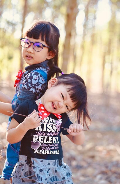 Photo portrait of mother and daughter