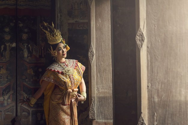 写真 美しい若い女の子の肖像thai dancing art