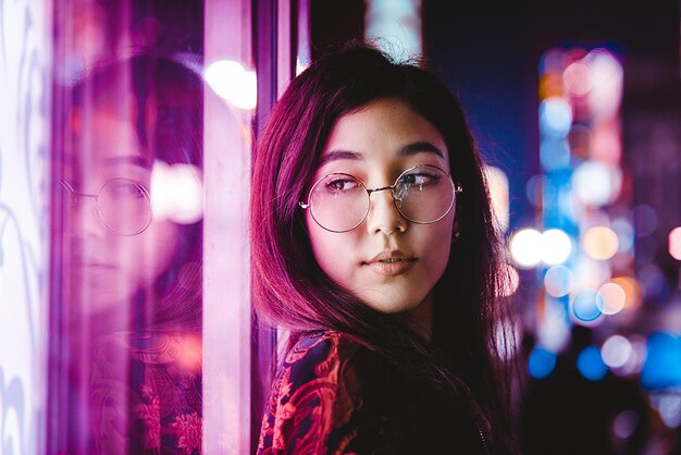 写真 美しい若い女性の肖像画