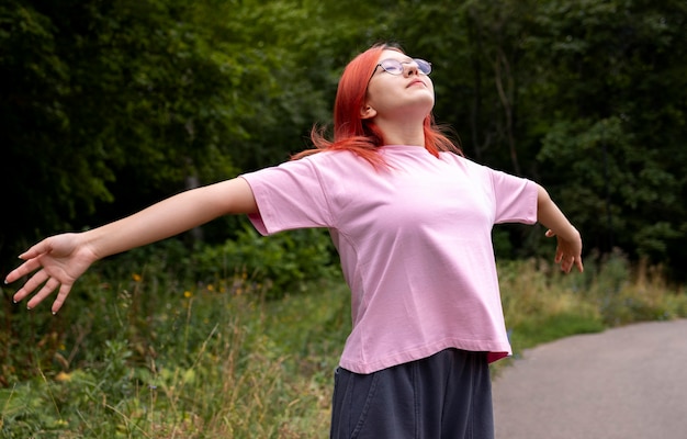Фото Портрет рыжей девушки на открытом воздухе