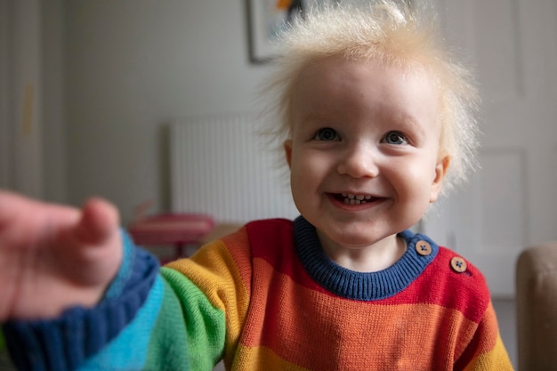 写真 笑顔の少年の肖像画