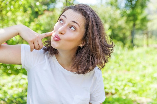 写真 長の若い女性の肖像画