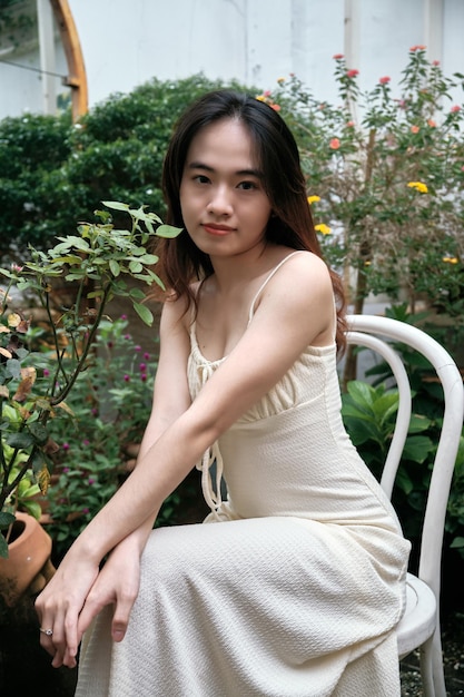 Portrait photo of a girl in the garden