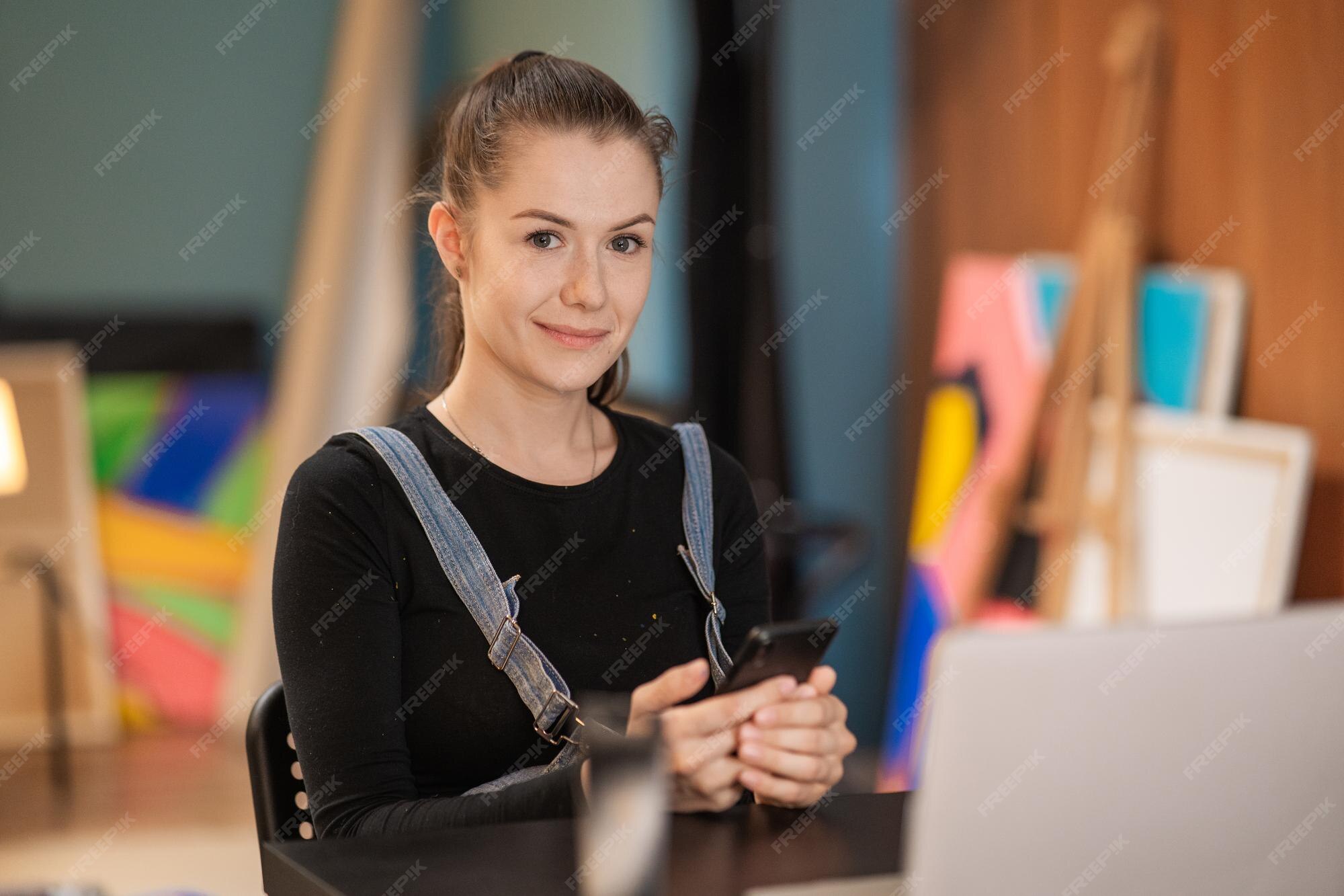 Premium Photo Portrait Of A Popular Artist Blogger Writing Off Her premium-photo-portrait-of-a-popular-artist-blogger-writing-off-her