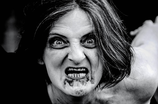 Photo portrait of scary woman