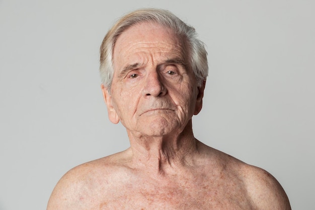 Photo portrait of a semi-nude senior western man