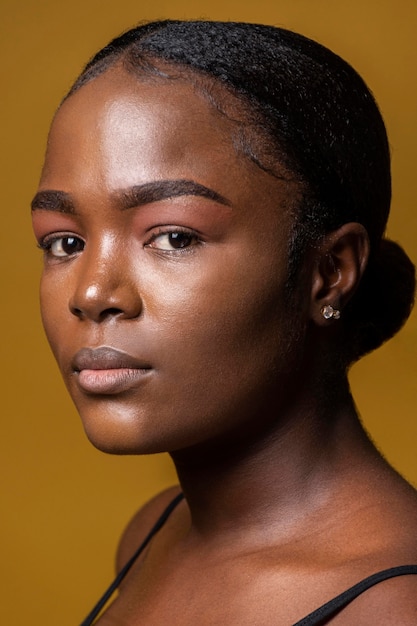 Photo portrait of serious african woman