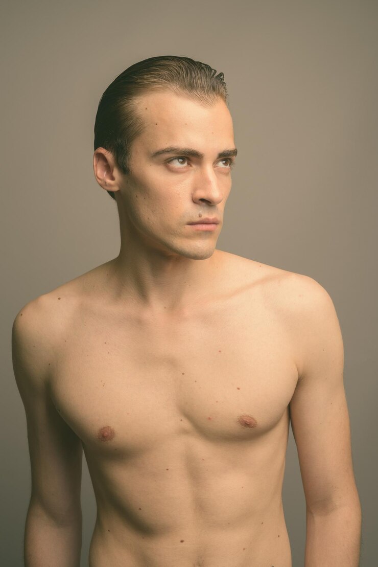 Photo portrait of shirtless man
