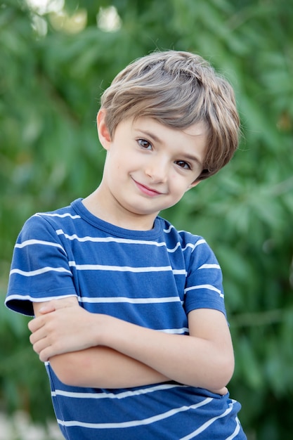 Portrait of a small child in the field 