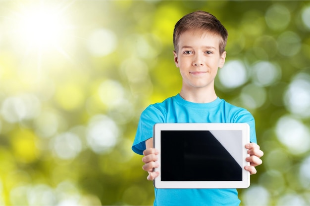 Photo portrait of smart schoolkids standing in line and looking at camera