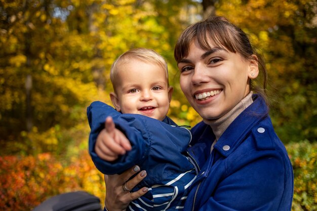 Photo portrait of smiling boy